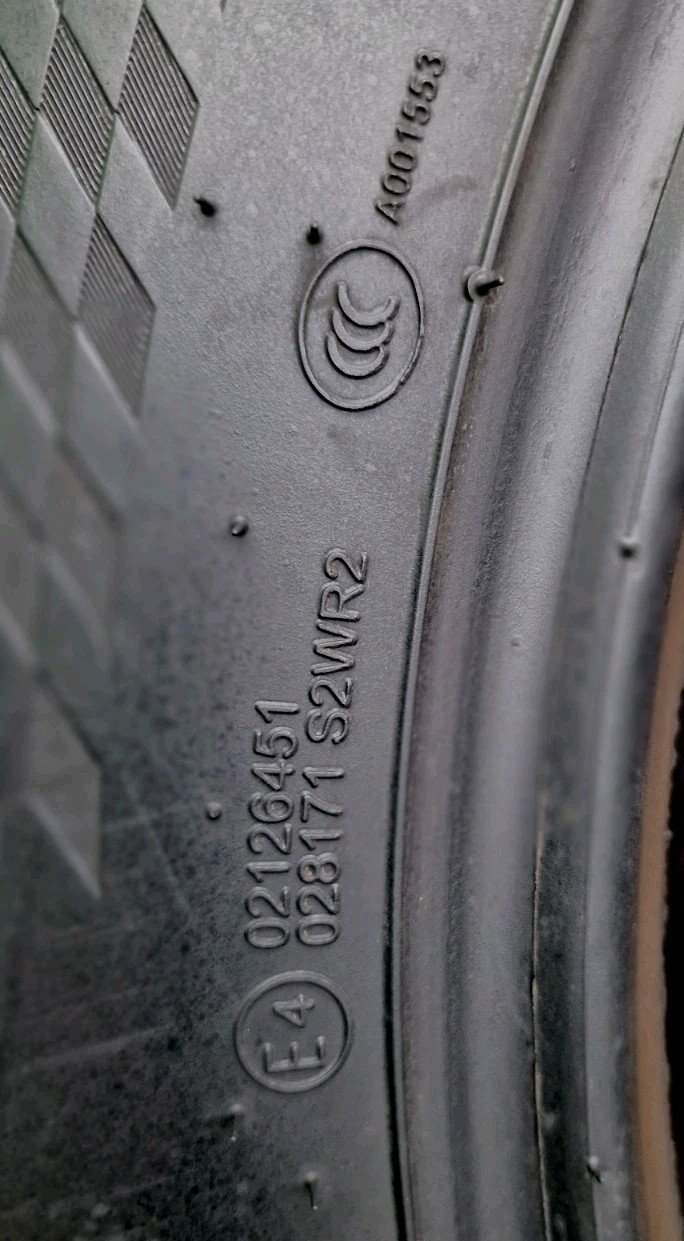 1 X 235 55 19 Tyres 105V, KUMHO ECSTA PS71 - EV 🚗 , Foam inside Made In Korea - Image 11