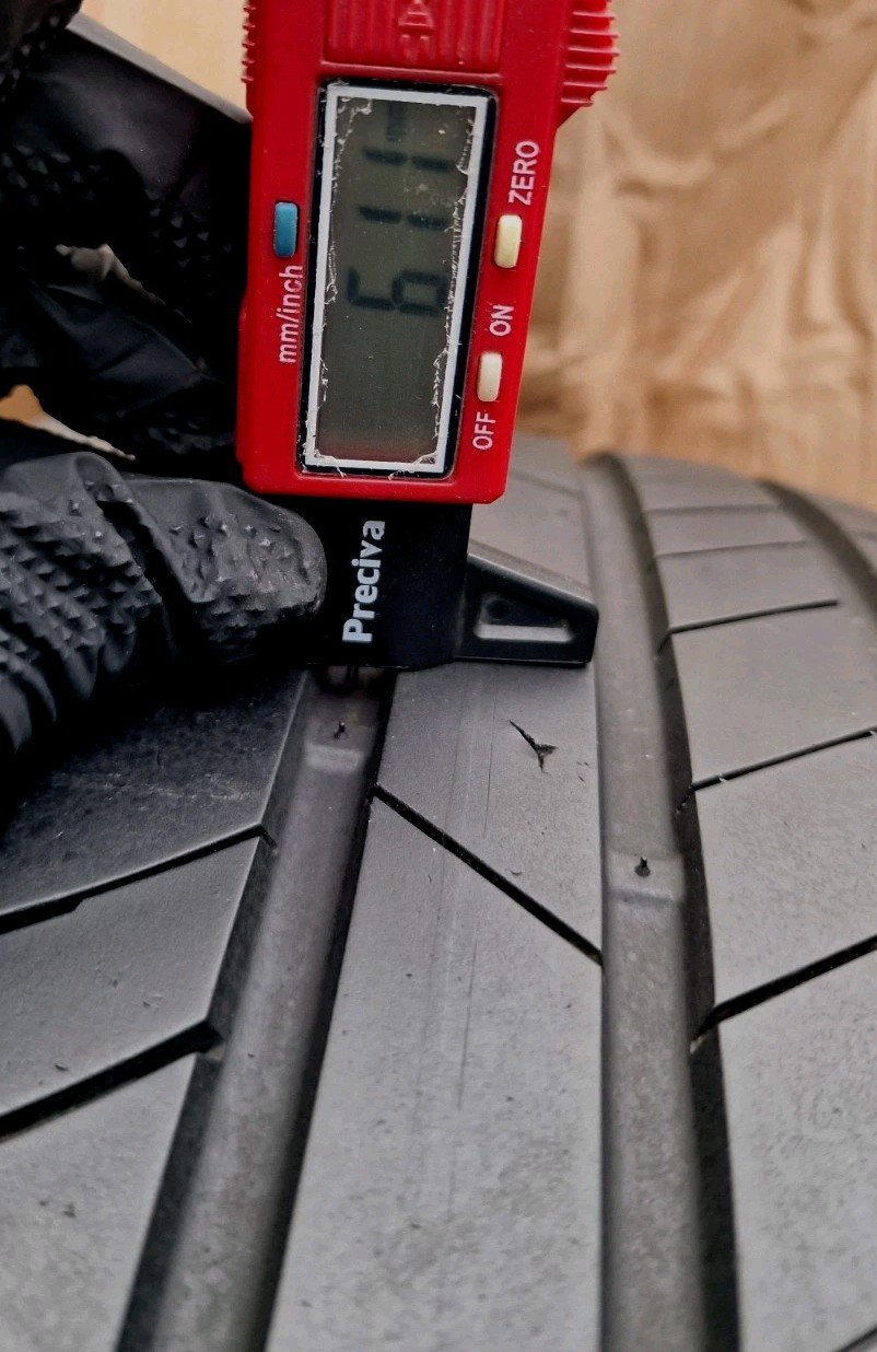 1 X 235 55 19 Tyres 105V, KUMHO ECSTA PS71 - EV 🚗 , Foam inside Made In Korea - Image 13
