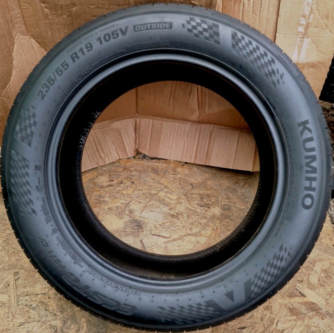1 X 235 55 19 Tyres 105V, KUMHO ECSTA PS71 - EV 🚗 , Foam inside Made In Korea - Image 6