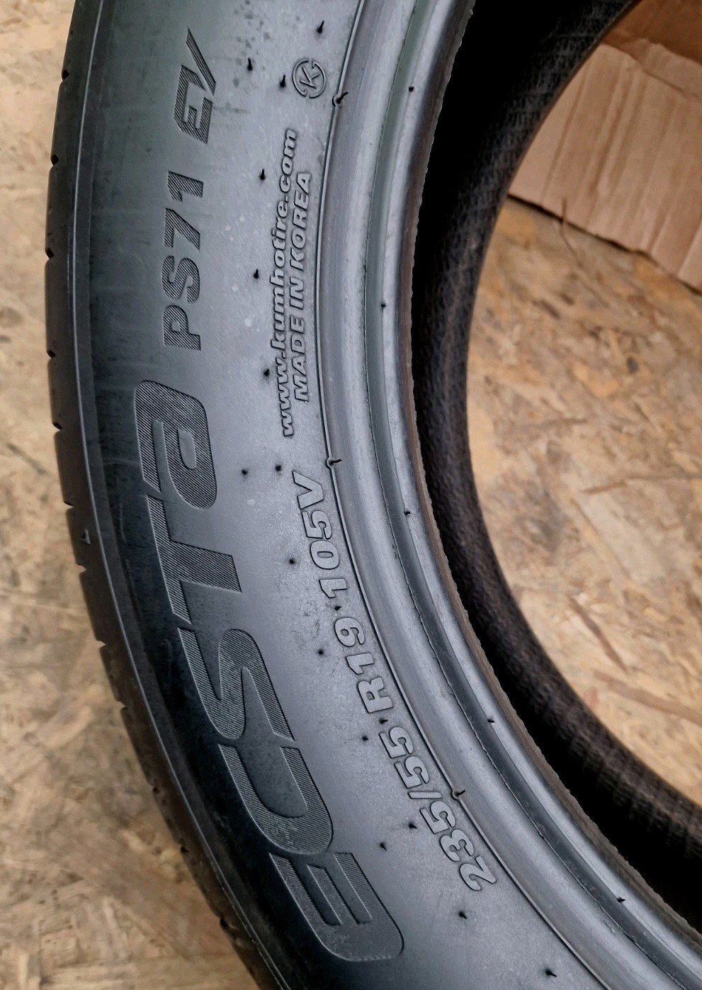 1 X 235 55 19 Tyres 105V, KUMHO ECSTA PS71 - EV 🚗 , Foam inside Made In Korea - Image 8