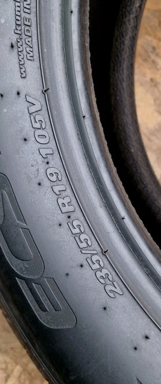 1 X 235 55 19 Tyres 105V, KUMHO ECSTA PS71 - EV 🚗 , Foam inside Made In Korea - Image 9