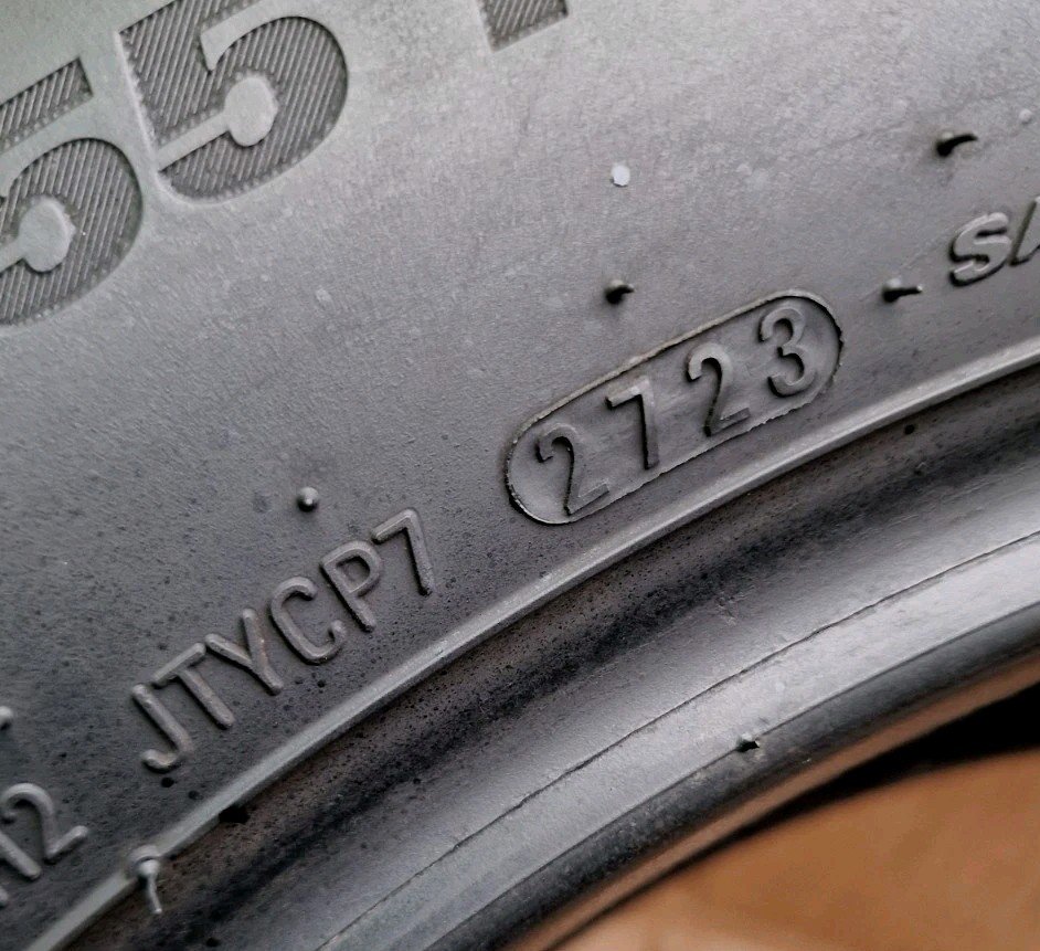 1 X 235 55 19 Tyres 105V, KUMHO ECSTA PS71 - EV 🚗 , Foam inside Made In Korea - Image 10