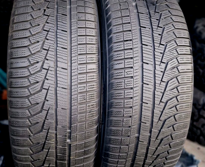 2 X 235 55 R17 Tyres 103V ,  HANKOOK - WINTER Icept EVO2  , Extra Load, 5mm