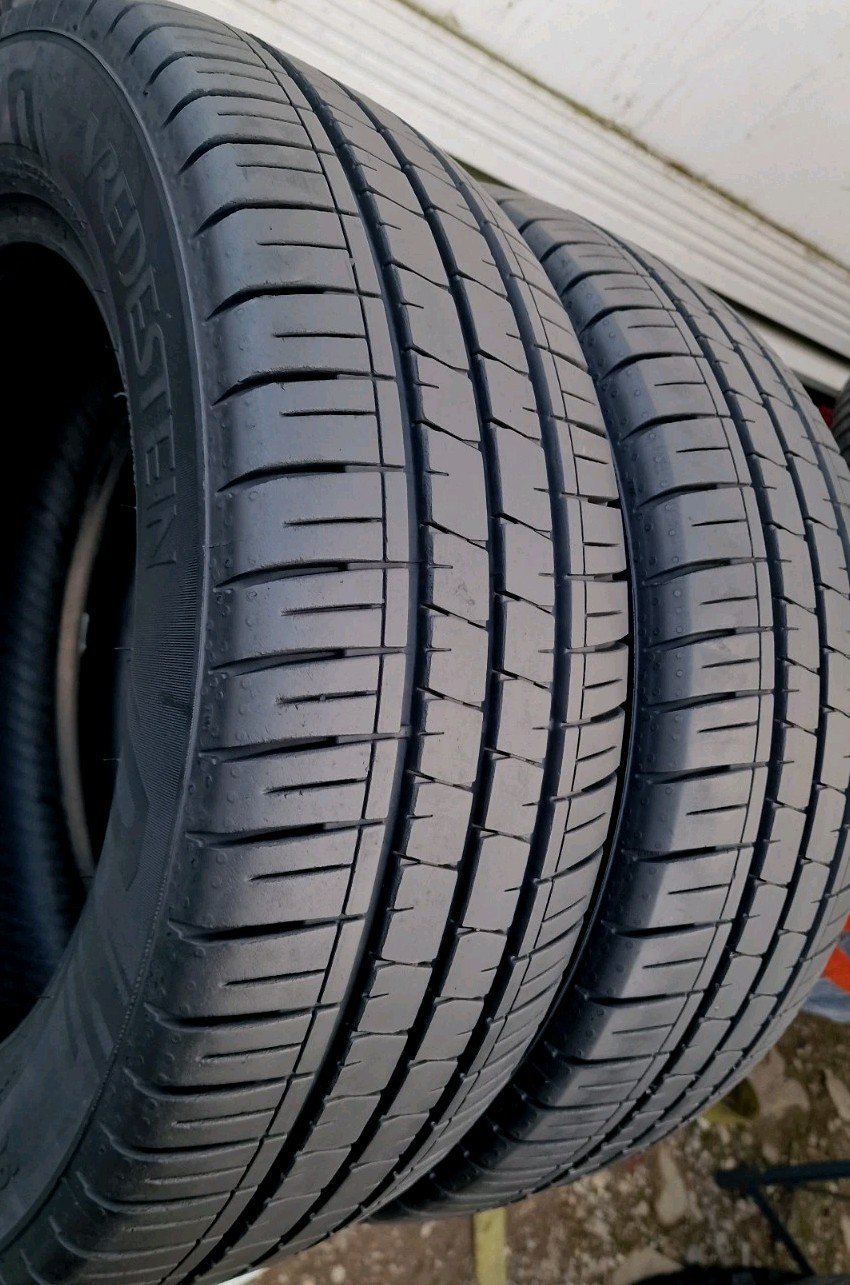 2 X 195 60 16C Tyres 96/97H , VREDESTINE CAMTRAC2 , 8mm , Commercial Tyres - Image 4