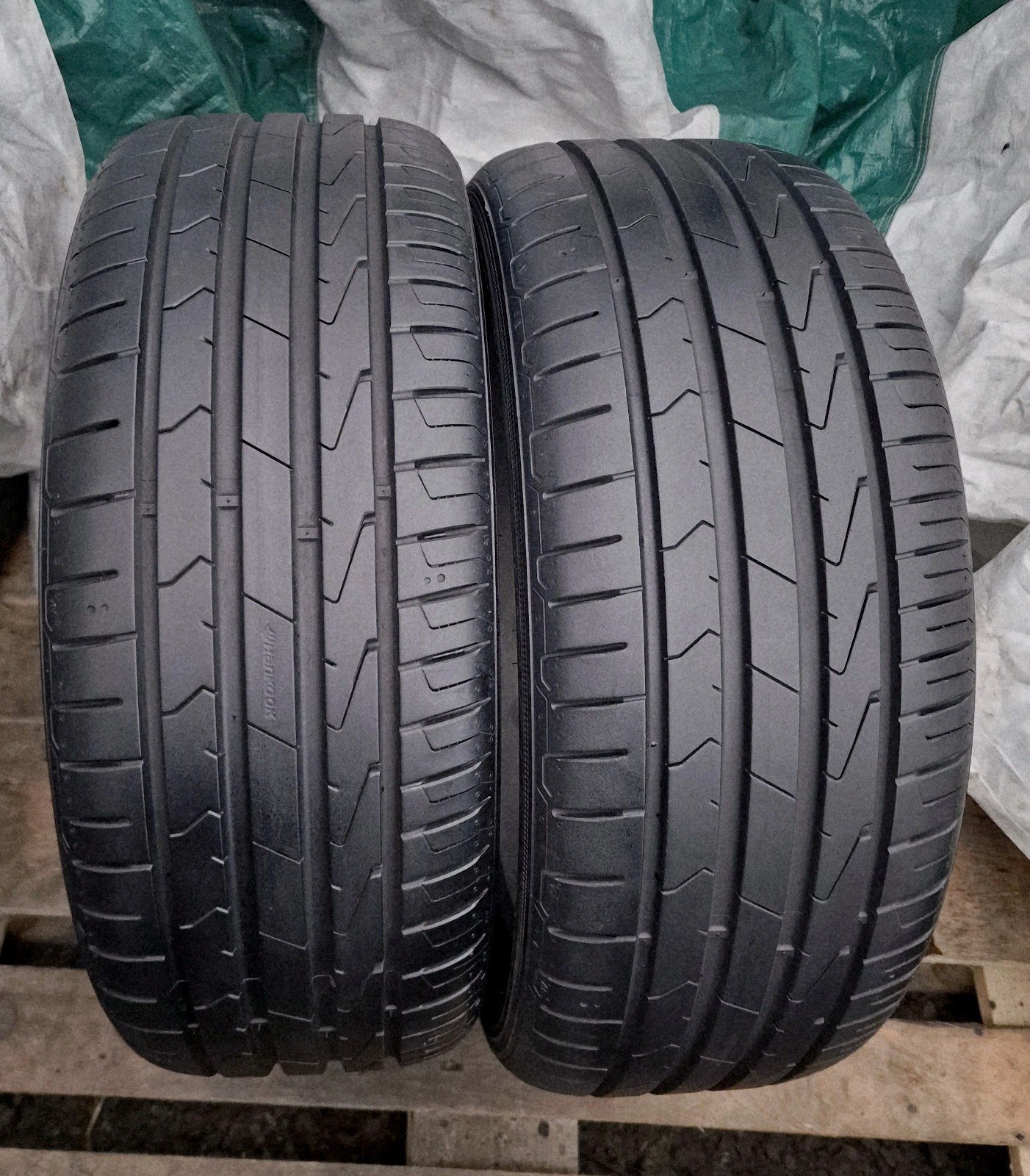 2 x 215 45 18 Tyres 89 V , Hankook Ventus Prime , Kontrol Technology, 7 mm +