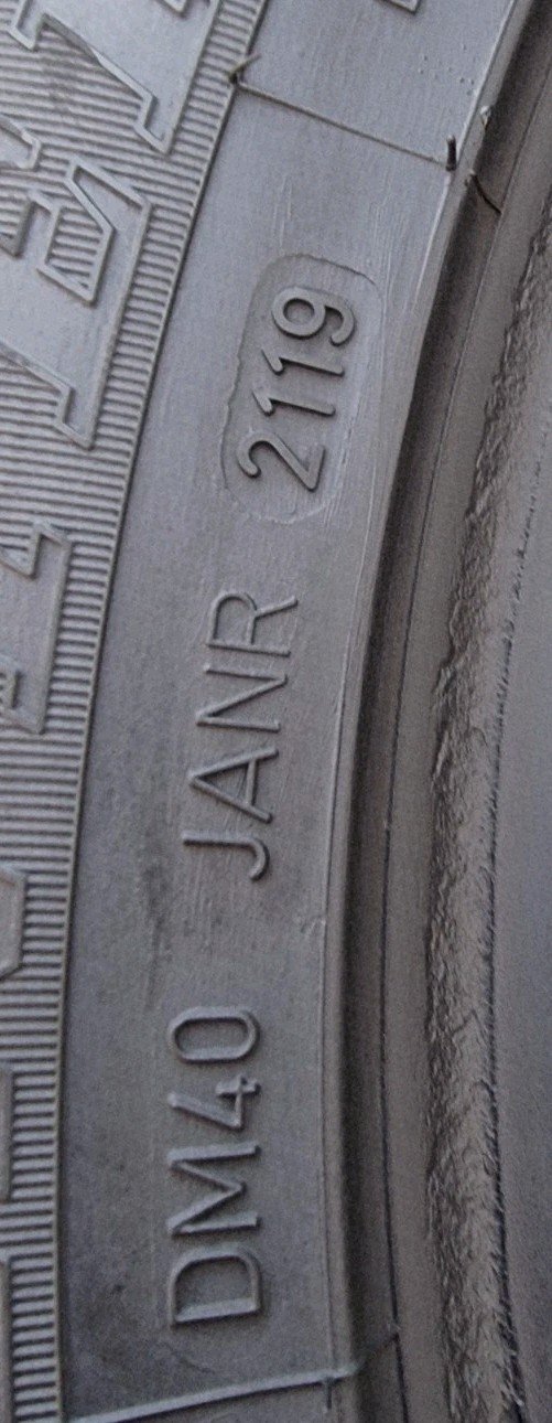 2 x 225/50R17 94H Dunlop, SP winter sport * Star Marked , Runflat - Image 9