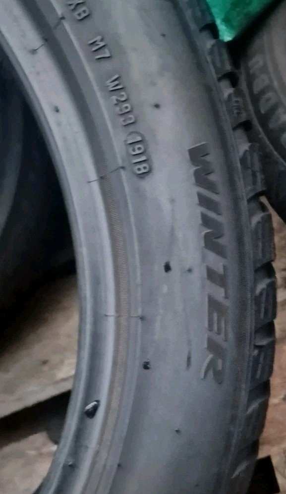 215 50 18 X 2 , 92 V Pirelli SottoZero 3 Winter M+S - Image 11