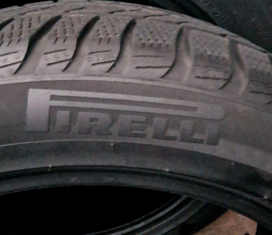 215 50 18 X 2 , 92 V Pirelli SottoZero 3 Winter M+S - Image 7
