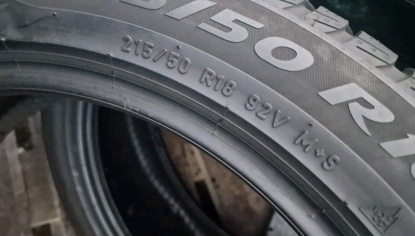 215 50 18 X 2 , 92 V Pirelli SottoZero 3 Winter M+S - Image 8