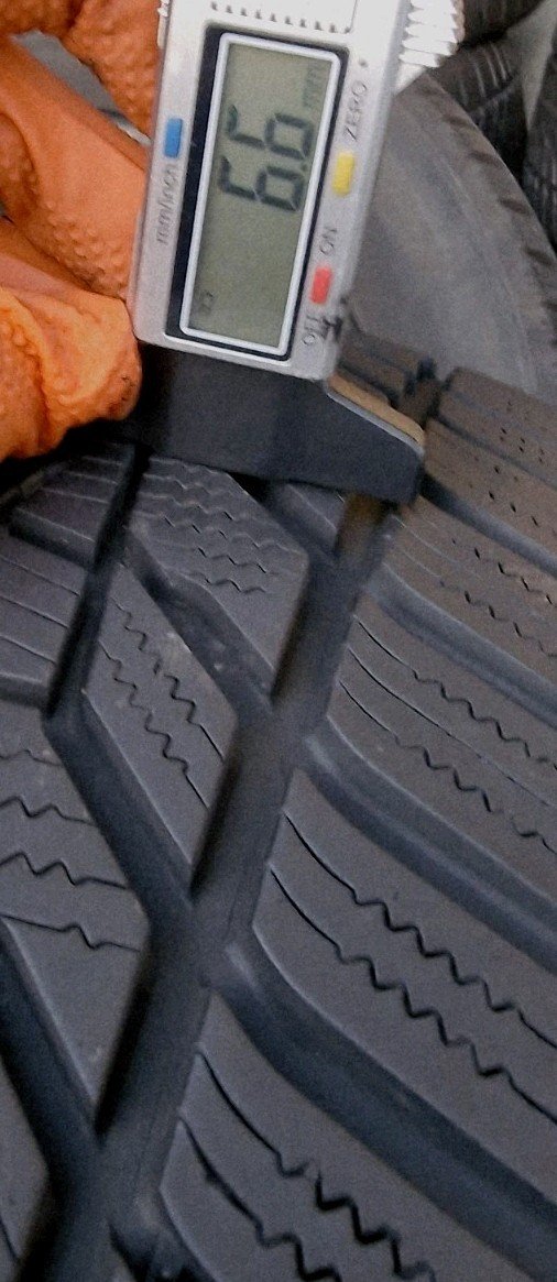 4 X 215 65 17 Tyres ,Hankook Winter Icept Evo3 , 6mm , Read Description - Image 15