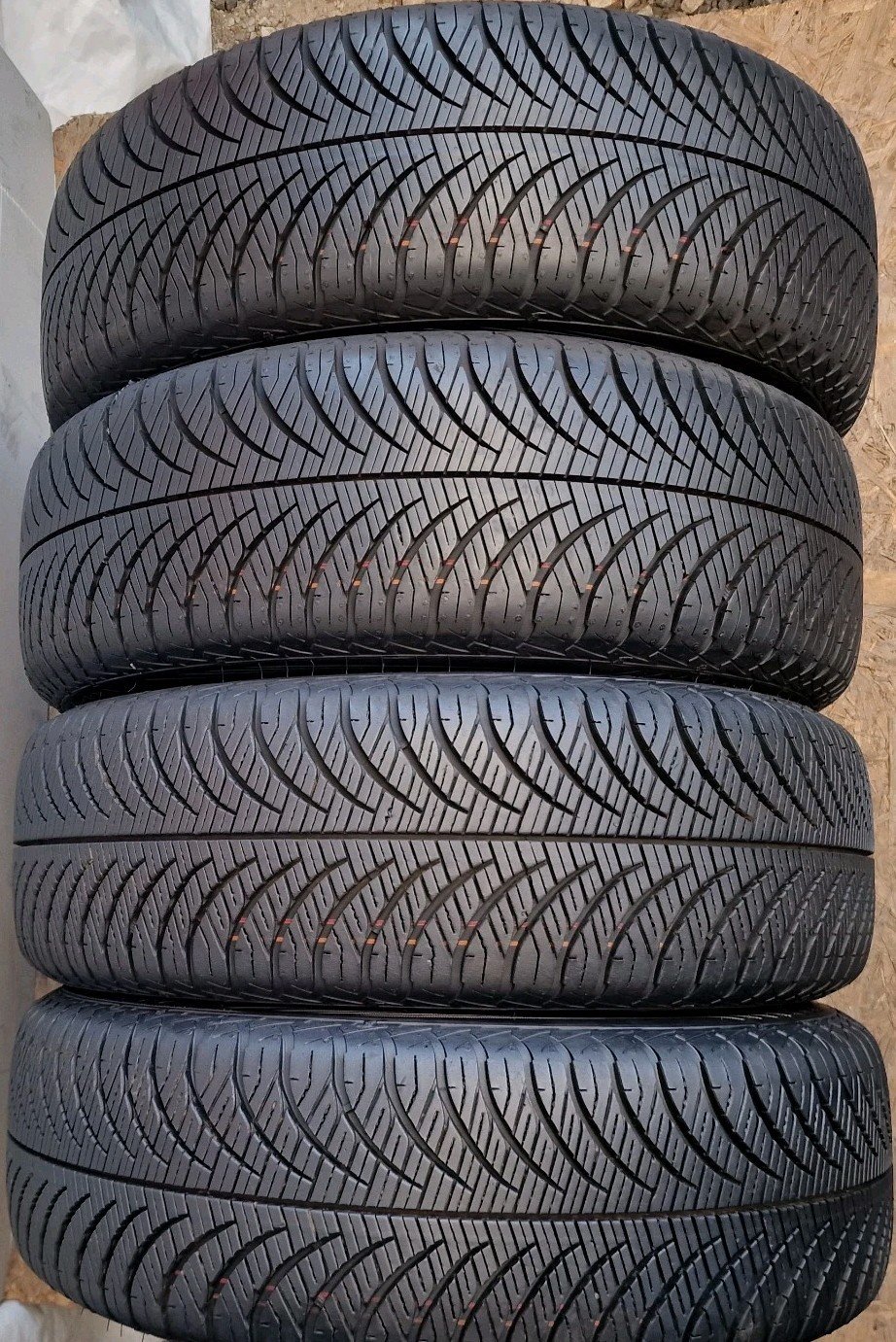4 x 185/60R15 Tyres 84T, Goodyear Vector 4 Season, Geb2 , Dot:25 - Image 3