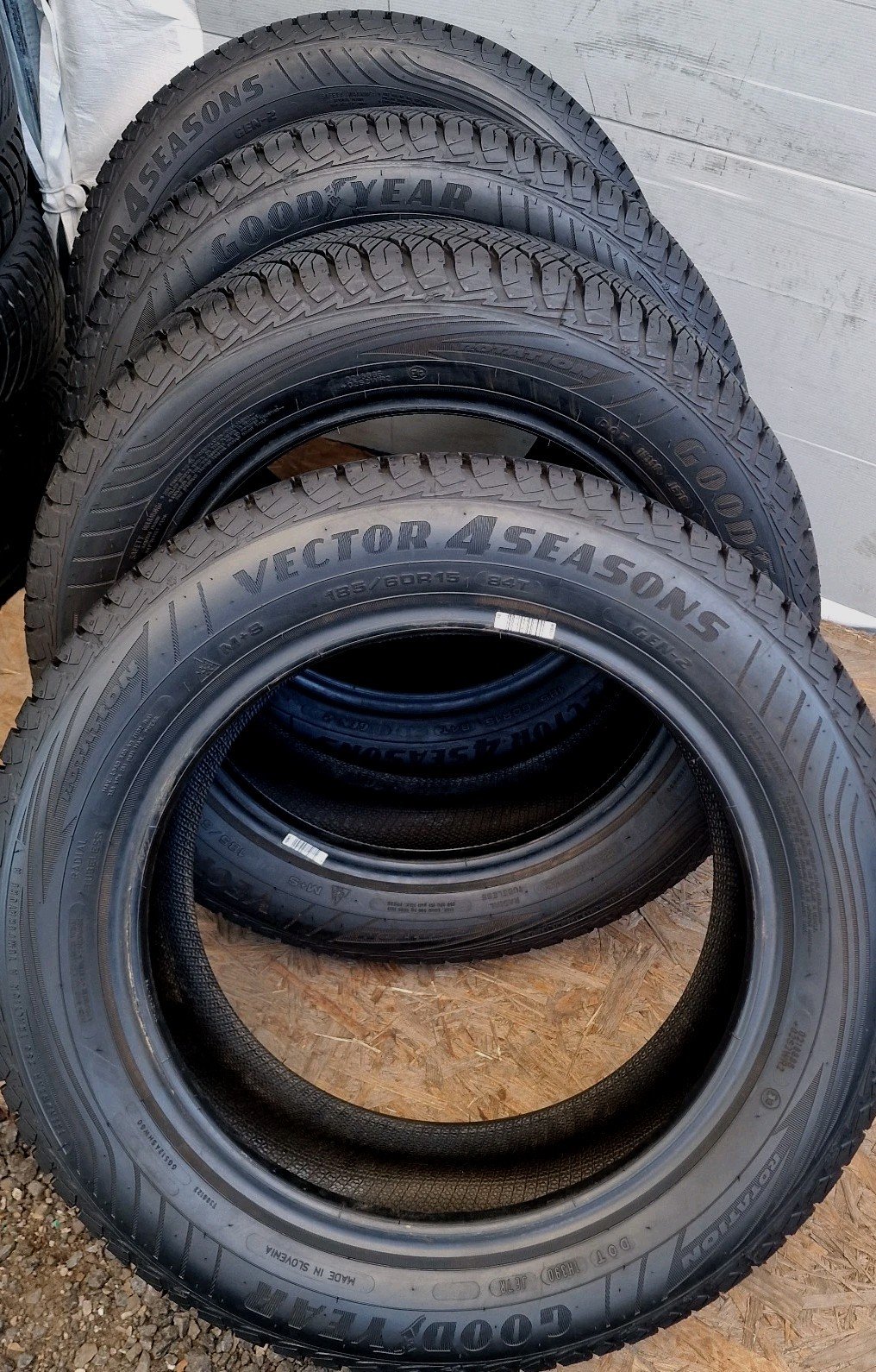 4 x 185/60R15 Tyres 84T, Goodyear Vector 4 Season, Geb2 , Dot:25 - Image 7
