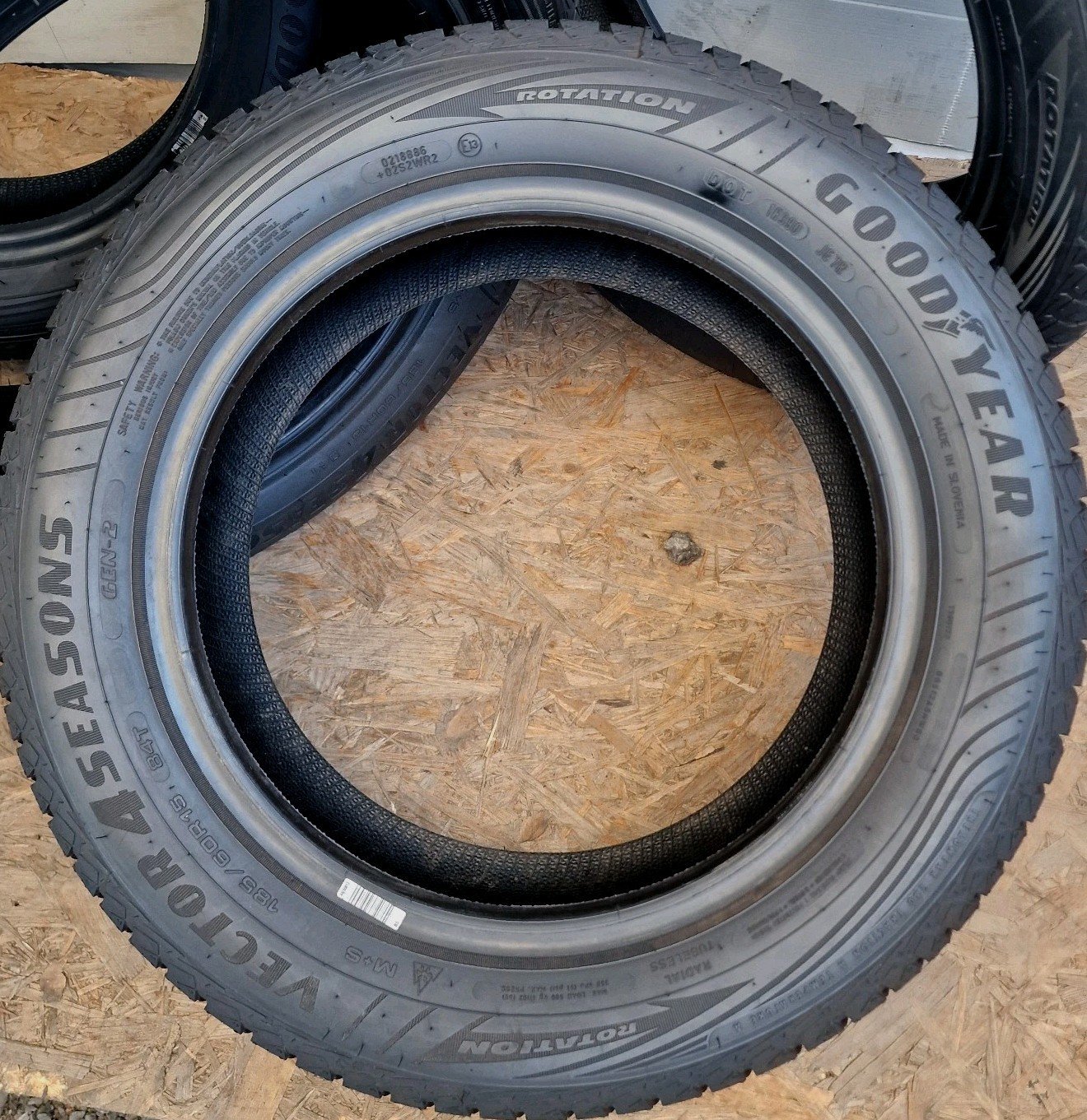 4 x 185/60R15 Tyres 84T, Goodyear Vector 4 Season, Geb2 , Dot:25 - Image 8