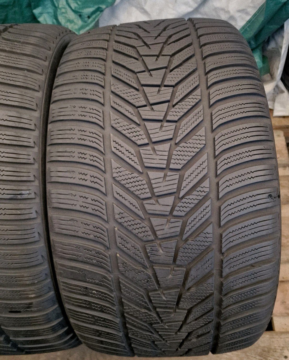2 X 295 30 20 Tyres , Winter icept Evo2 , Extra Load - Image 3