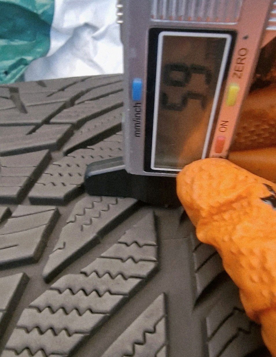2 X 295 30 20 Tyres , Winter icept Evo2 , Extra Load - Image 7