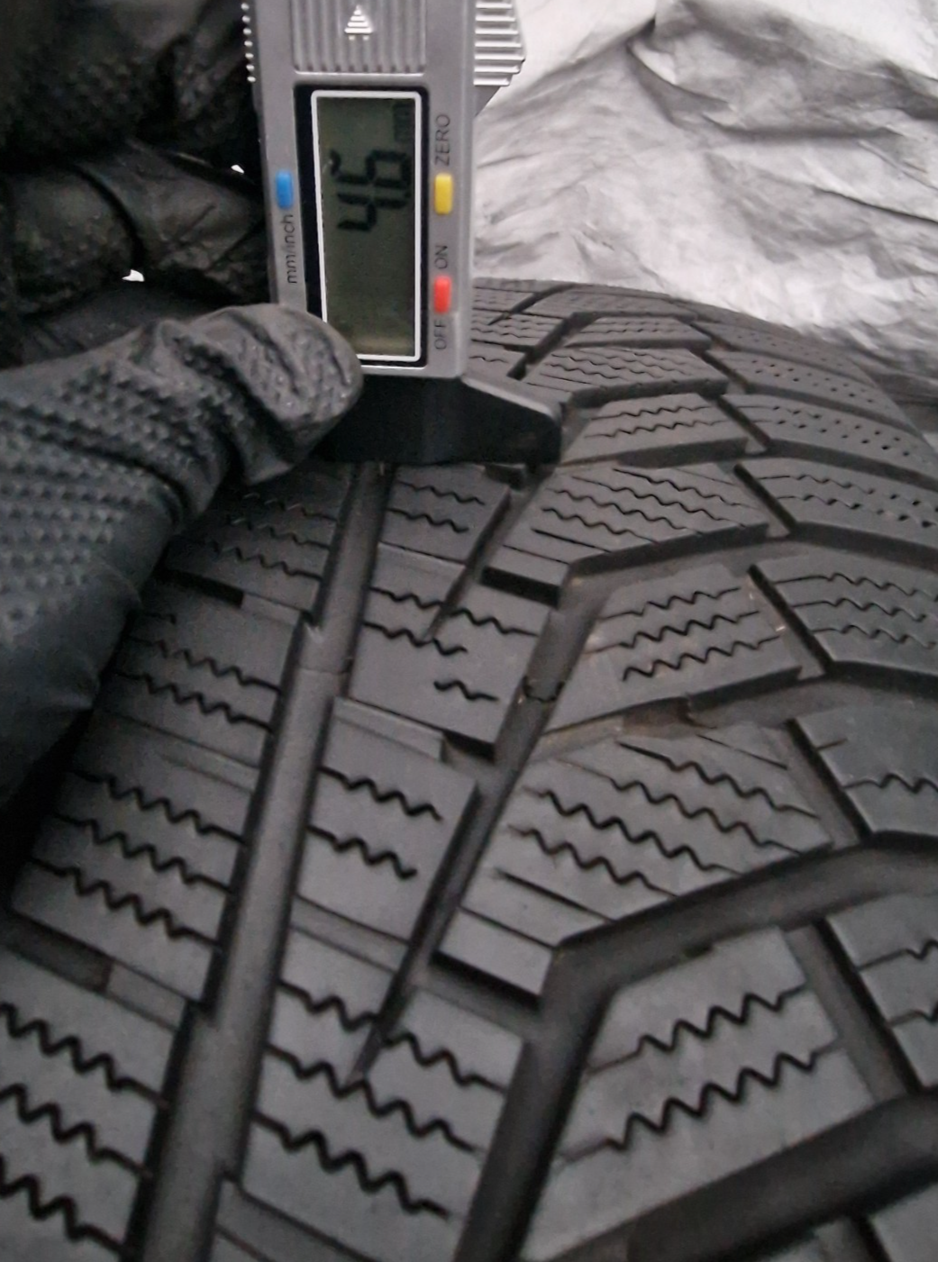 2x 235/55/R19 105V M+S HANKOOK I*cept Evo 2 SUV WINTER PART WORN TIRES TREAD 5MM - Image 14