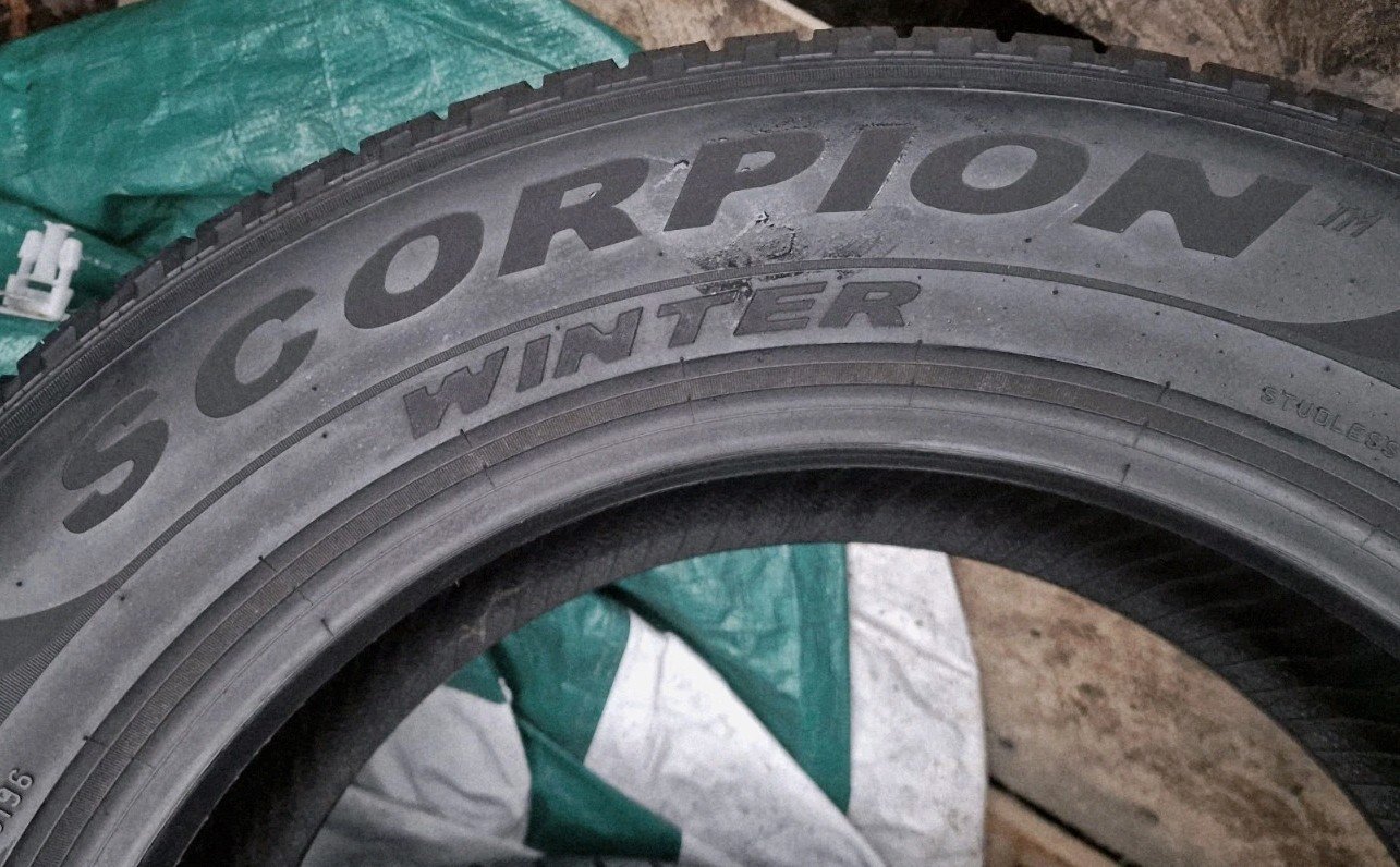 4 X 215 65 17 Tyres , PIRERLLI Scorpion Winter - Image 12