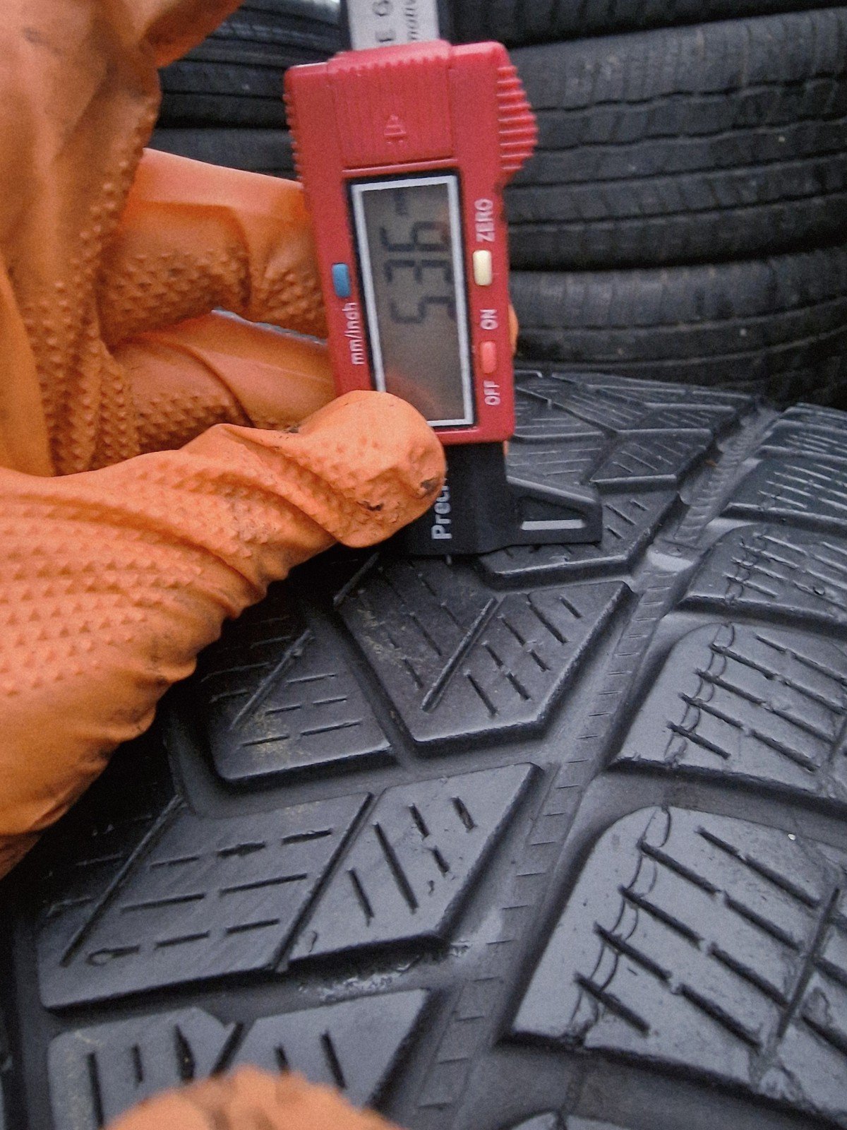 4 X 215 65 17 Tyres , PIRERLLI Scorpion Winter - Image 19