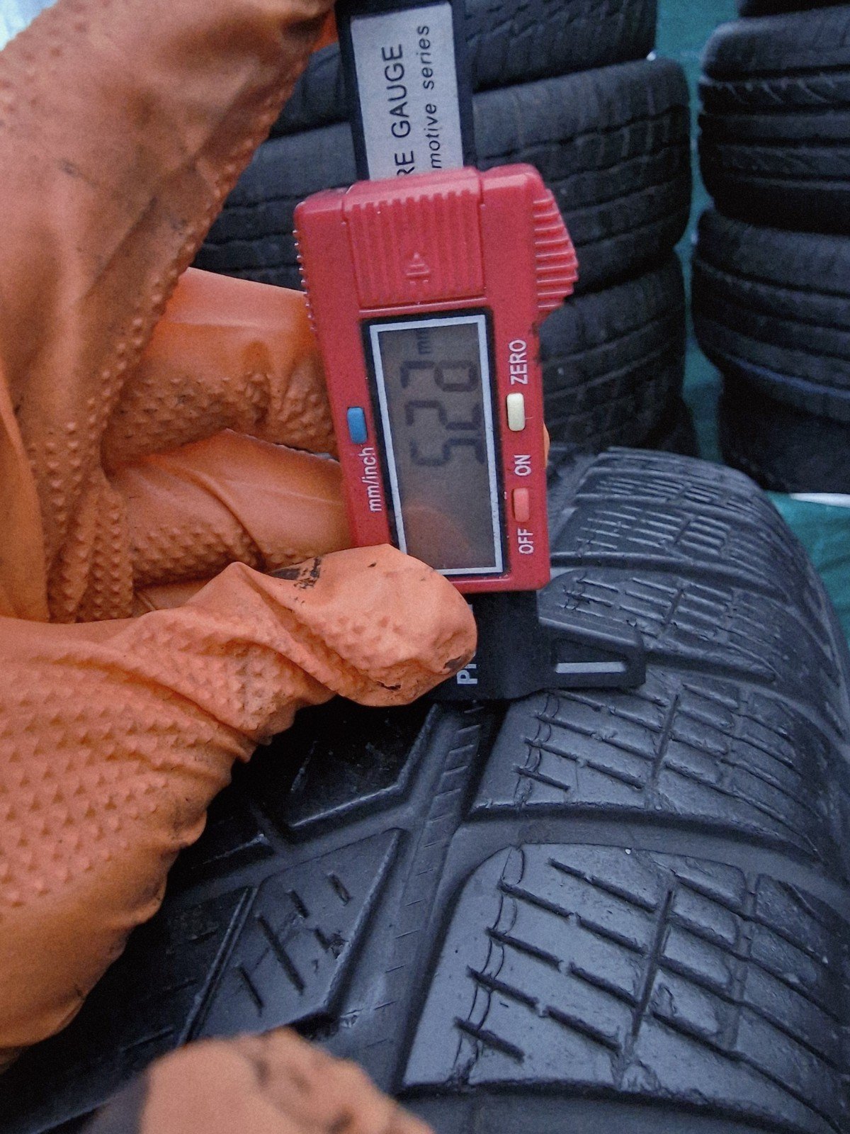 4 X 215 65 17 Tyres , PIRERLLI Scorpion Winter - Image 20