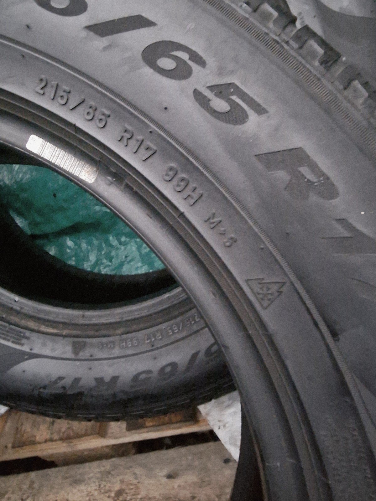 4 X 215 65 17 Tyres , PIRERLLI Scorpion Winter - Image 8