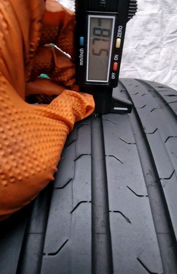 2 X 215 55 17 Tyres 94 V , Continental ContiEcoContact5 , 5mm to 6mm - Image 13